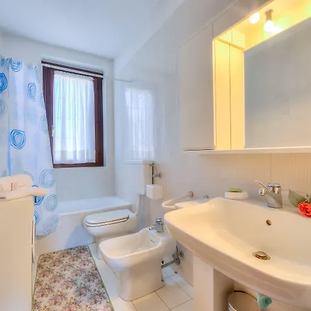Διαμέρισμα Lauras Cozy Center